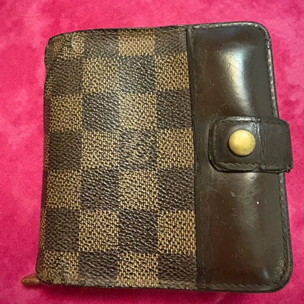Louis Vuitton Monogram Compact Wallet - Picture 1 of 12